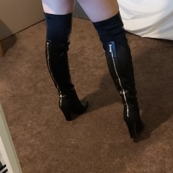 Over the knee boots EUC - Picture 2 of 11